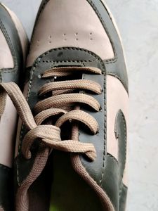 Sports Shoes