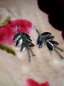 Dangling Leaf Earrings