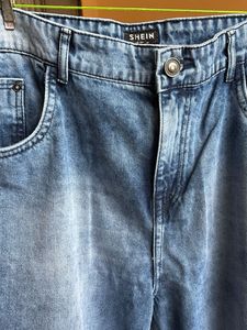 Stylish Light Wash Jeans