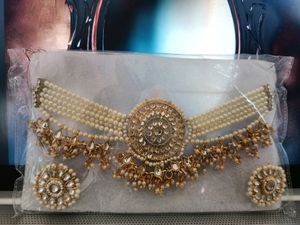 Pearl And Kundan Set
