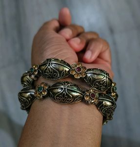 2 Pairs Of Silver Bangles
