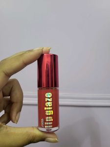 Nykaa Lip Oil Shade - Cherry Custard