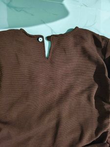 Brown Clr Top, Perfect Clg And Casual Wear
