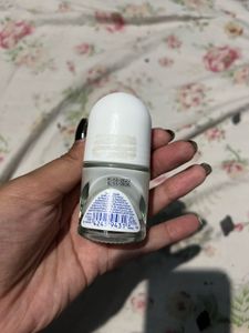 Nivea Women Natural Glow Deodorant Roll On