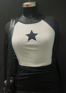 Star Graphic Crop Top