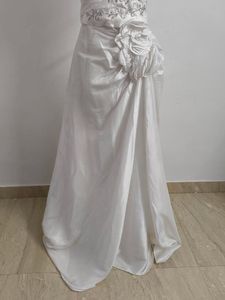 Elegant White 👰