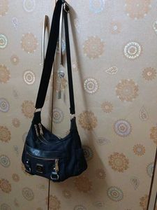 8 Zip Hand Sling Bag
