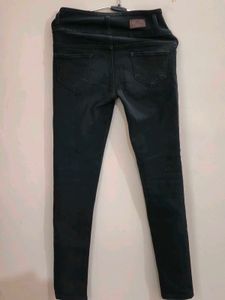 Black High-Waisted Jeans