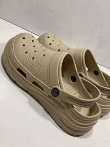 Red Tape Men Self Design Clogs