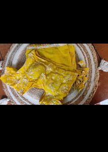 Saree With Stitch Padded Blouse