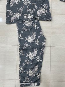 🌸 SOLD OUT Style! Classy Grey Floral Co-ord✨