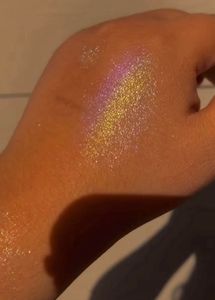 Paris Hilton Prismatic Glow Palette