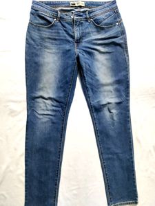 Levi&#39;s Blue Jeans on OFFER
