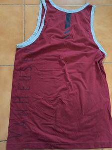 Men&#39;s Maroon van heusen vest