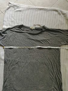 GREY TEE
