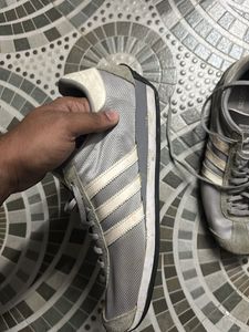 Adidas Sneakers