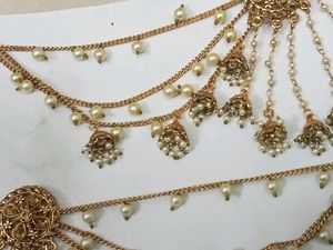 Beutiful Earings With Jhumka Chain