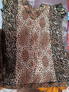 Woman Short Cotton Kurti With Colour Full Lase