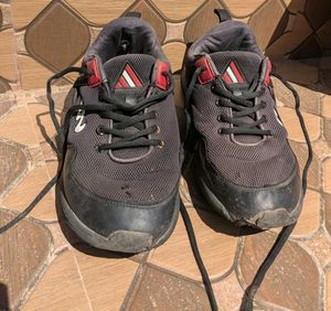Campus Black Shoes – Size 6 (Used)
