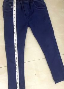 Girls Strechable Jeans 6-7 Yrs