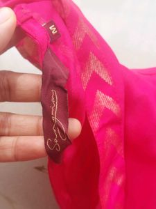 Sangria V neck floral print Kurta Set