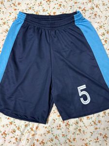 A Strecheble Shorts