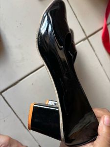 NEGOTIABLE Pack Of Heels And Flats