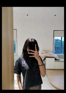 Trendy Black Crop T-Shirt