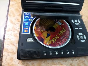 Portable EVD/DVD Player