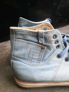 Woman Stylish Sneakers