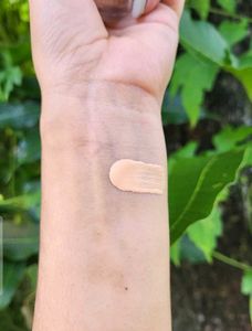 e.l.f. Halo Glow Shade 1 Fair,Used for Swatch Only