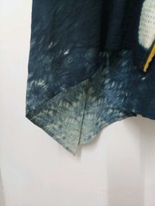 Beautiful Indigo Printed Sleeveless Long Shrug