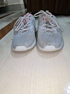 Comfortable Sports Shoes