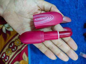 HUDA Beauty Matte Lipstick