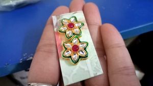 Flower Kundan Earrings