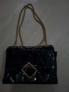 Black sling bag (never used)🌻