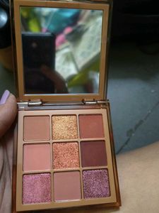 Huda Beauty Nude Palette
