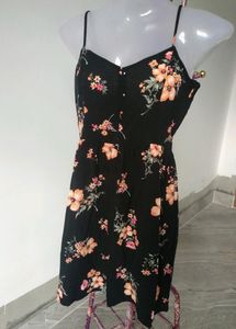 H&amp;M Black Floral Sleeves Dress
