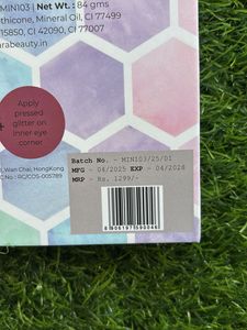 Minara 60 Color Eyeshadow Palette