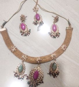 Beautiful Artificial Set With Earrings And Tikka