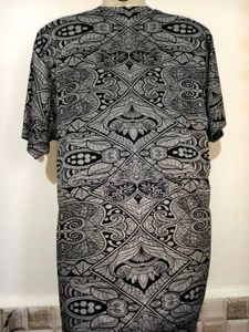 Patterned Graphic T-shirt M/ L 42 Chest Size