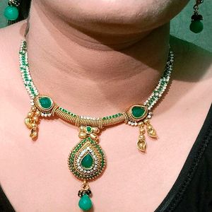 Emerald Green Diamond Necklace Set
