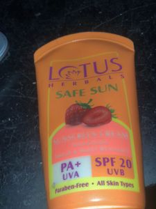 Lotus Herbals Safe Sun SPF 20