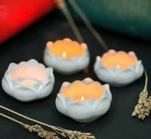 Set of 2 lotus candle holder
