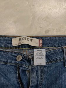 Levi&#39;s Bootcut Blue Jeans