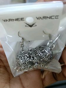 VARNEE Silver Jhumka Earrings