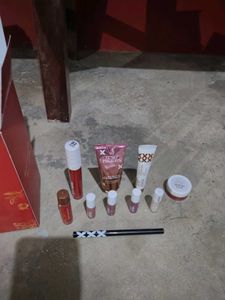 New pack of 10 just herbs make up kit