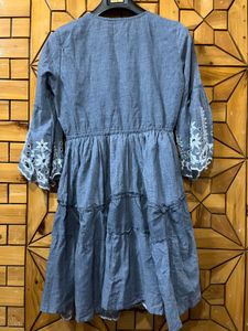 Women Grey Embroidered Kurta