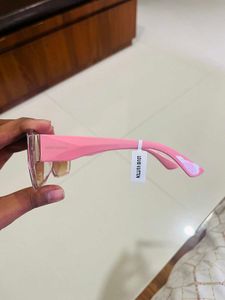 Lv Premium Sunglasses Brand New With Tag