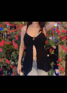 Pretty Slit Cut Out Top